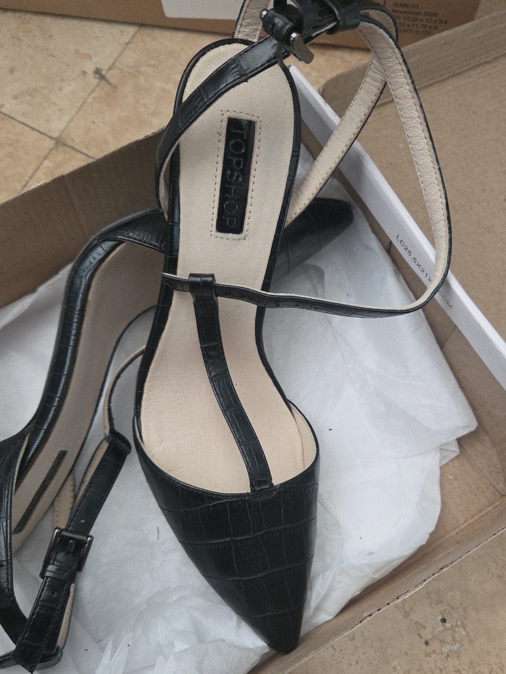 Topshop Black Croc-Embossed T-Strap Pointed Pumps - Picture 10 of 10